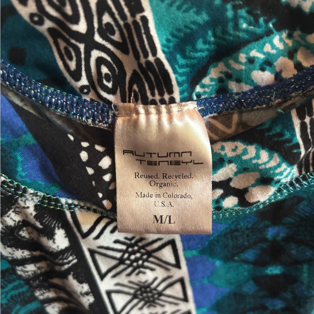 Women's Blue Patterned Tank Top - Picture 6 of 6